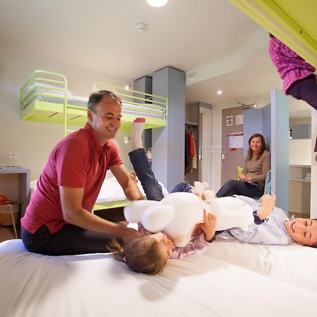 Du Futuroscope Hotel Шасней дю Пуату Екстериор снимка